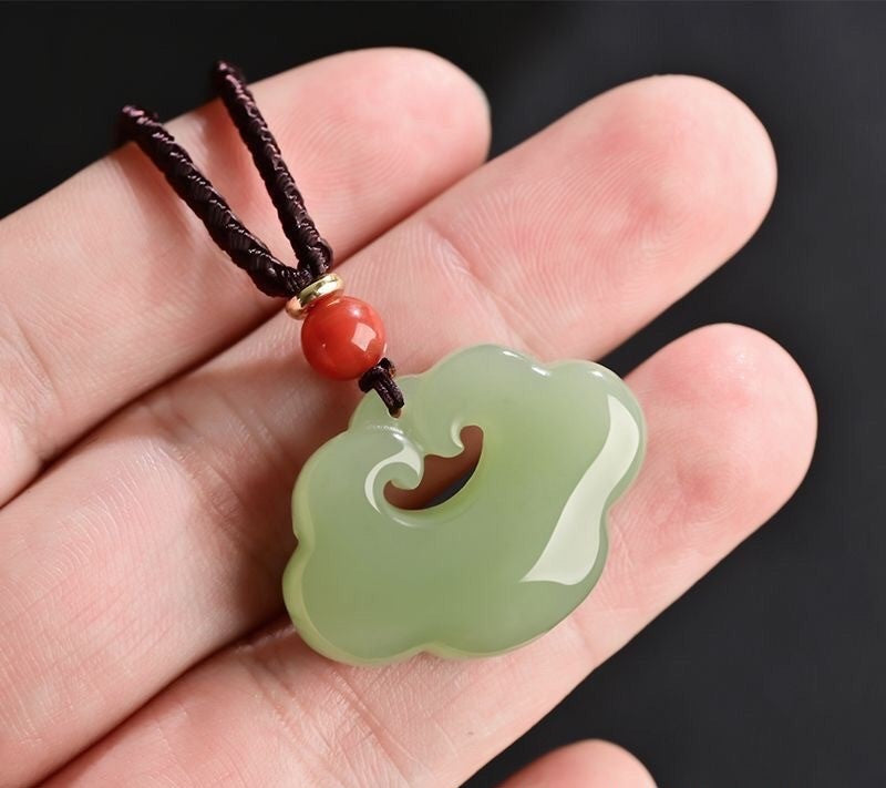 NA- Nephrite Jade Hetian Ruyi Cloud Pendant Necklace//Kalung Liontin Awan Hetian Ruyi Giok Nefrit